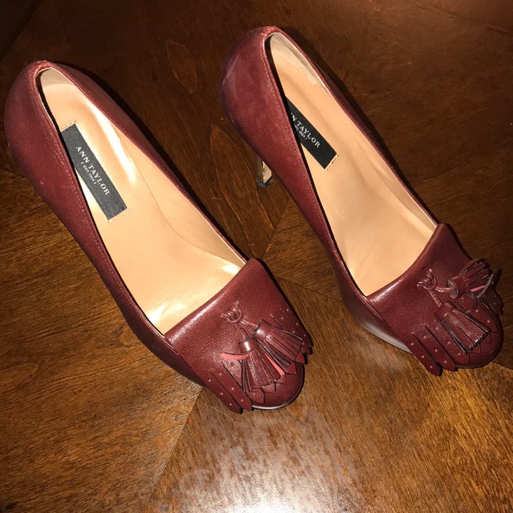 👠Ann Taylor Burgundy Leather Pumps 👠